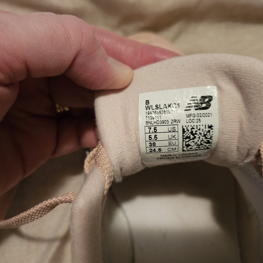 New Balance Pink Retro Shoes - Picture 5 of 5